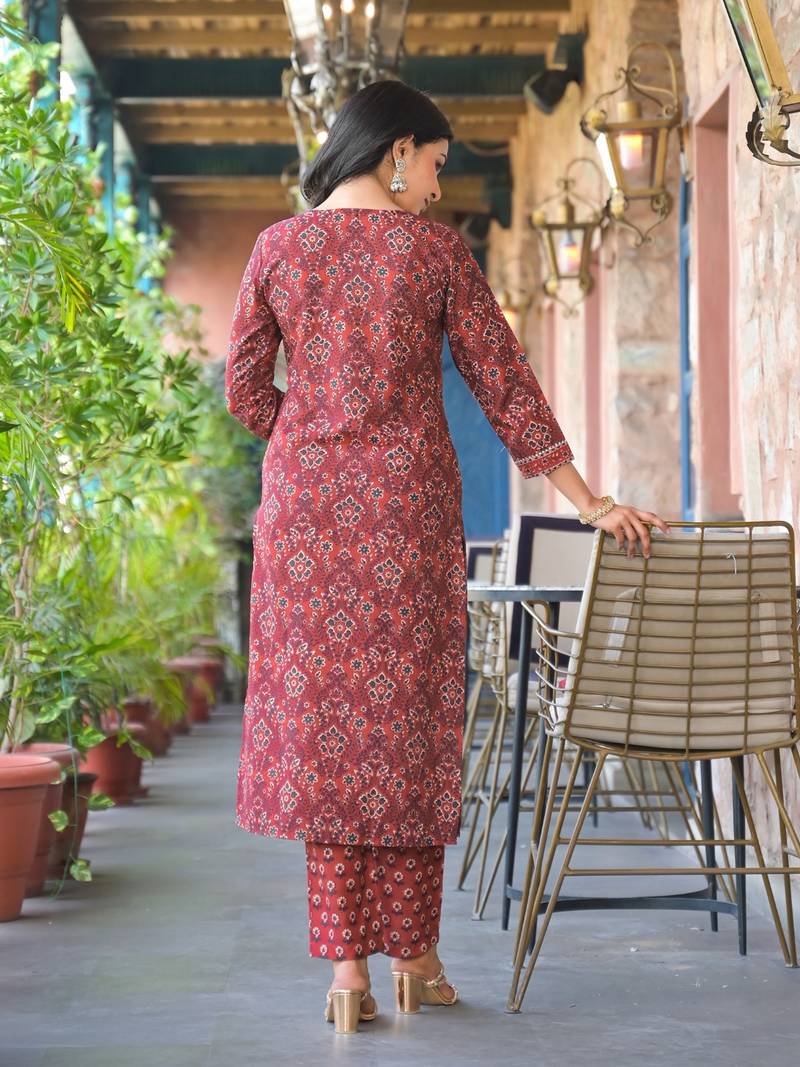 Women Red printed rayon blend kurta trousers set