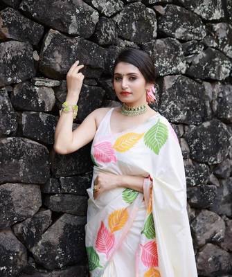 White silk blend sarees with blouse 2
