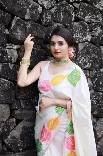 White silk blend sarees with blouse