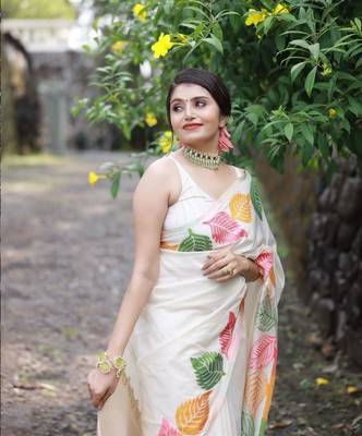White silk blend sarees with blouse 3