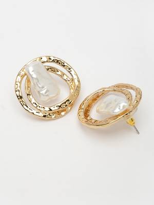 Women's white & gold-plated circular shape studs earring 4