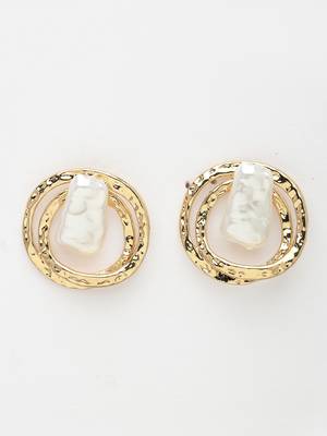 Women's white & gold-plated circular shape studs earring 5