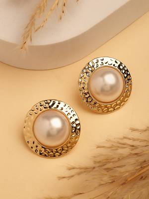 Women's gold-plated white pearl circular shape studs earring 2