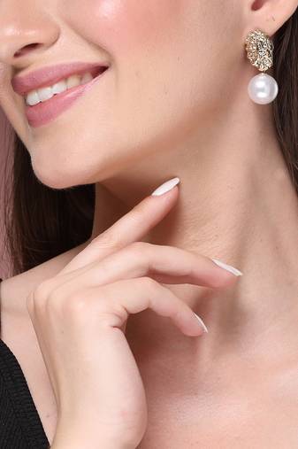 Women's gold-plated white pearl drop earrings