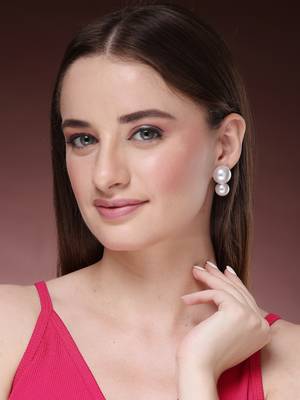 Women's white pearl gold-plated circular drop earring 2