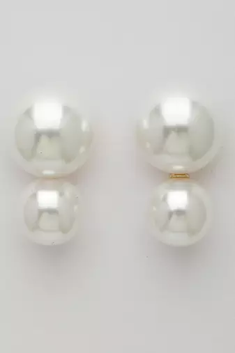 Women's white pearl gold-plated circular drop earring