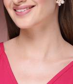 Women's gold pearl gold-plated circular studs earring