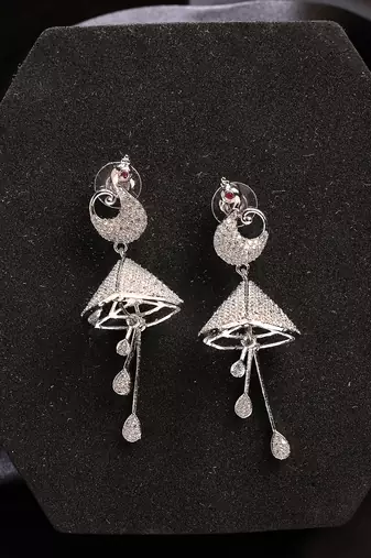 Wome's silver-plated ad- studded peacock-shaped drop earrings