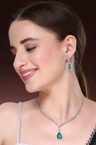 Women's silver-plated green american diamond-studded handcrafted jewellery set