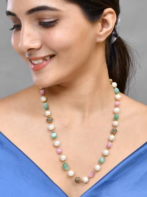 Multi pearl necklace 1