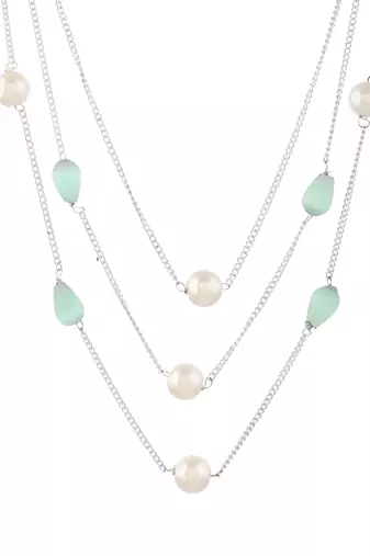 Triple chain pearl necklace