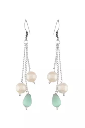 Triple chain pearl necklace
