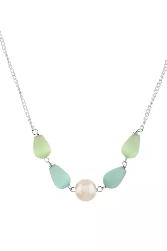 Beaded pearl necklace