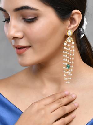 Chandelier pearl kundan earrings 1