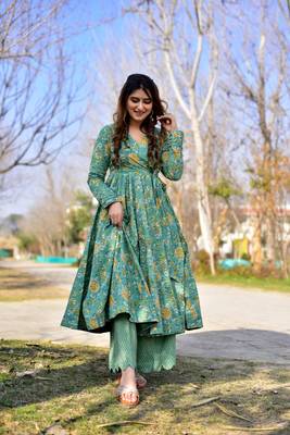 Sea green cotton silk fabric beautiful ceremonial attire with digital print 1