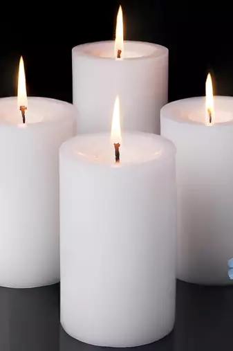 Voidrop pure wax cinnamon fragranced (cinnamon) pillar candles, set of 4 scented pillar candles color white