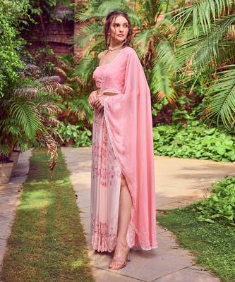 Pink print crepe saree 3