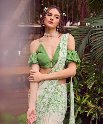 Green print crepe saree 4