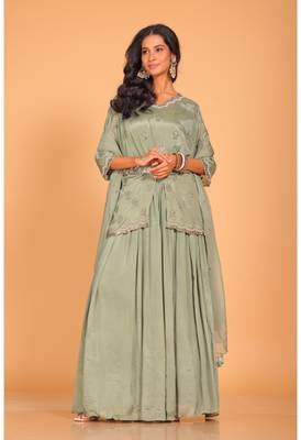 Green crop top with dupatta hand embroidery 2