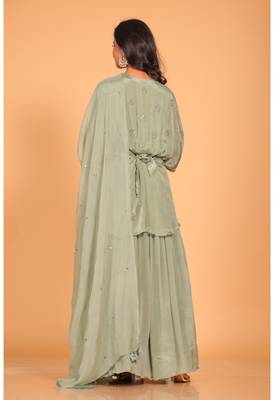 Green crop top with dupatta hand embroidery 4