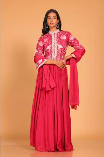 Pink crop top set with duppatta hand embroidery