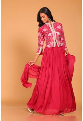 Pink crop top set with duppatta hand embroidery 3