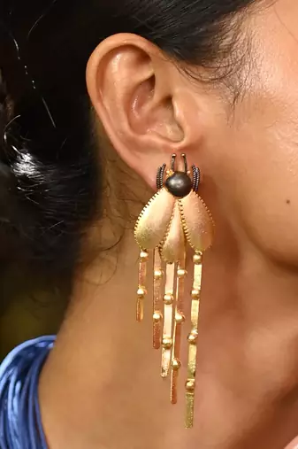 Gold and black fluttering elegance earrings