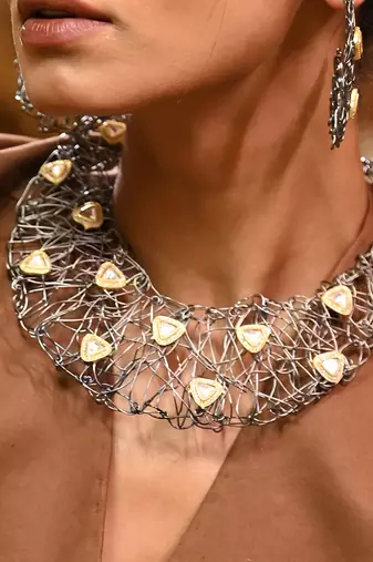 Gold and black radiant mesh kundan neckpiece
