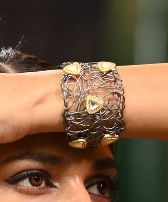 Gold and black radiant mesh kundan bracelet 3