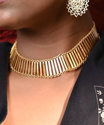 Gold noa neckpiece 2