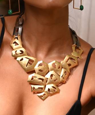 Gold and black streaming neckpiece 3
