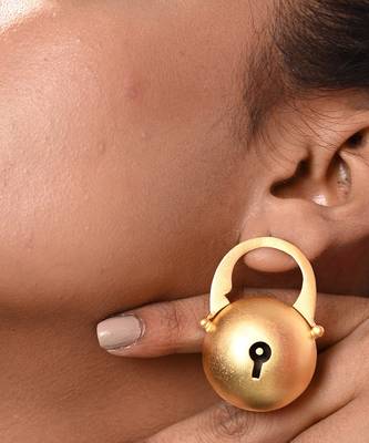 Gold secure chic lock earring 2