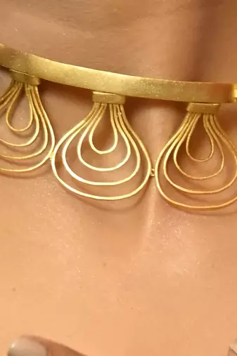 Gold golden groove choker