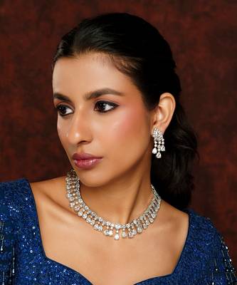 White diamond necklace set 3