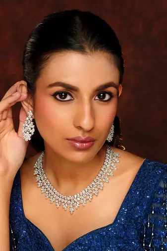 White diamond necklace set