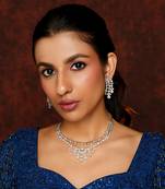 White diamond necklace set