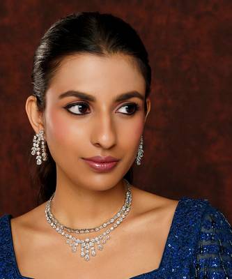 White diamond necklace set 3