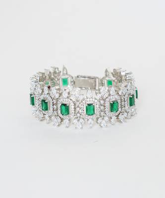 Green contemporary bracelet 1