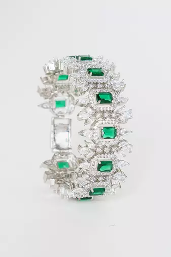 Green contemporary bracelet