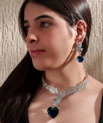 Blue contemporary necklace set 1