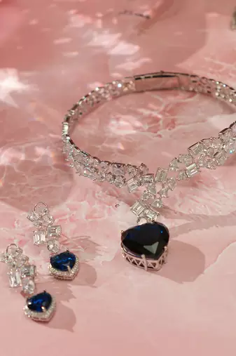 Blue contemporary necklace set
