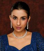 White contemporary necklace set