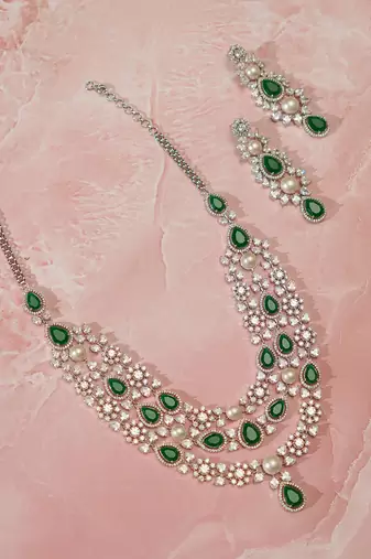 Green contemporary necklace set