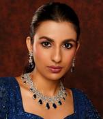 Blue contemporary necklace set