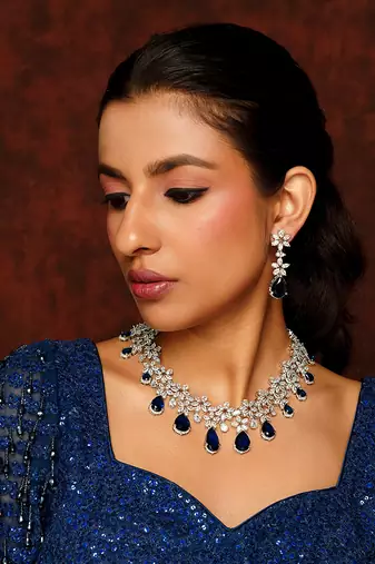 Blue contemporary necklace set