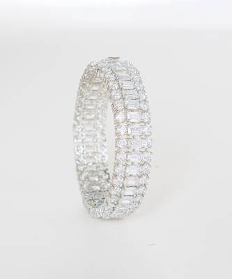 White contemporary bangle 1