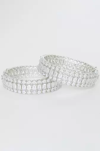 White contemporary bangle