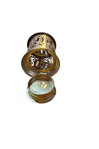 Metal lantern tea light holder