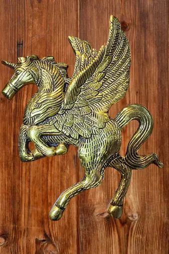 Elegant brass horse wall hanging