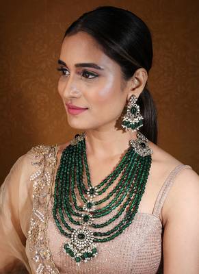 Layered mahrani haar necklace with green beads and kundan stone pendant 3
